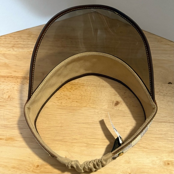 Louis Vuitton Damier Azur Sun Visor - Picture 3 of 3